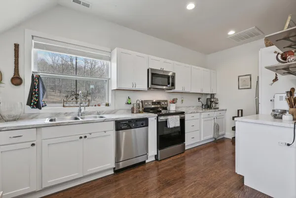 $1,650,000 | 130 John Hendren Lane, Clinton, TN 37716