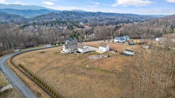 $1,650,000 | 130 John Hendren Lane, Clinton, TN 37716