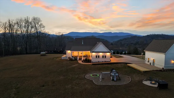 $1,650,000 | 130 John Hendren Lane, Clinton, TN 37716
