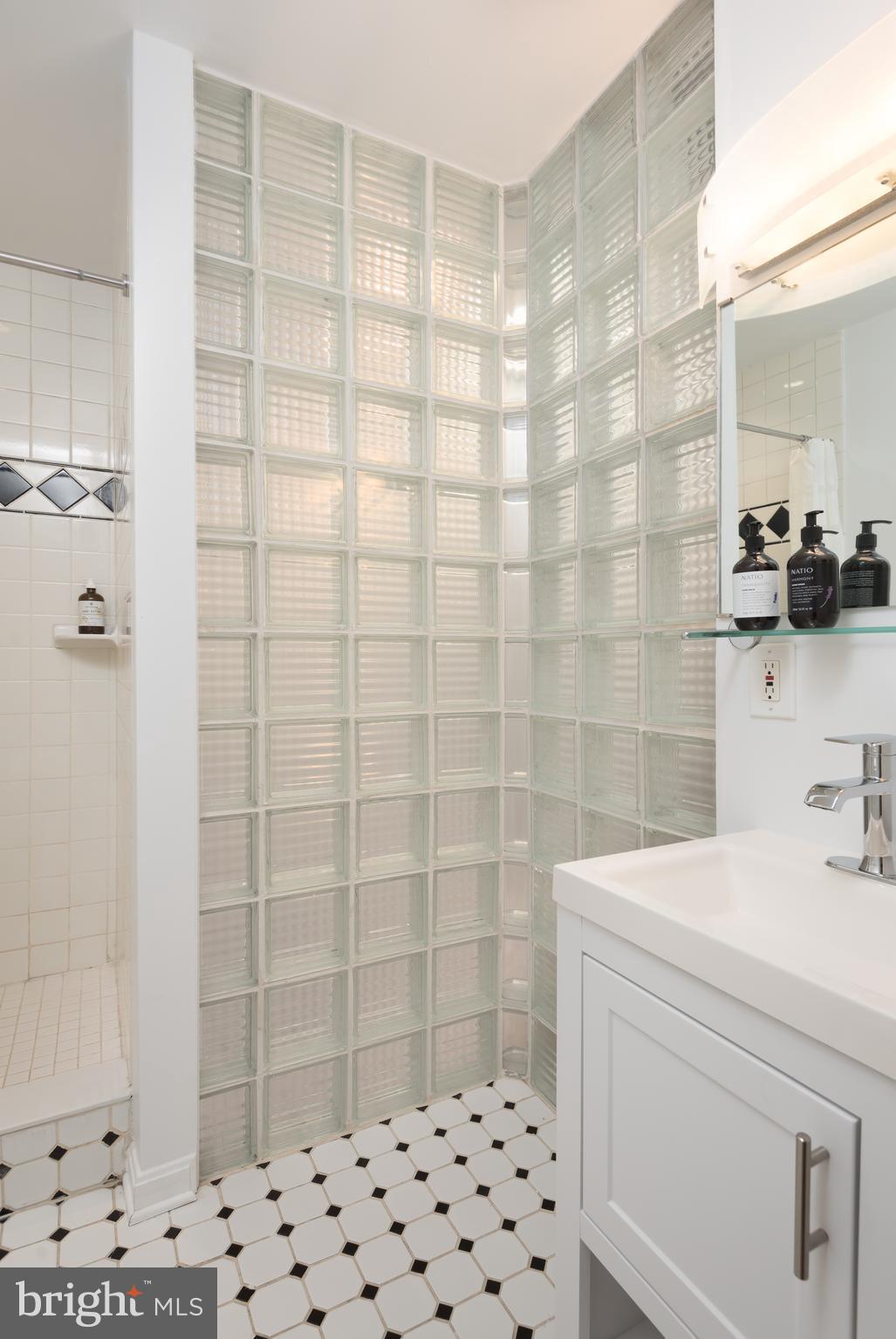 1656 Kalorama Road Northwest Washington, DC 20009 - Photo 15 of 18