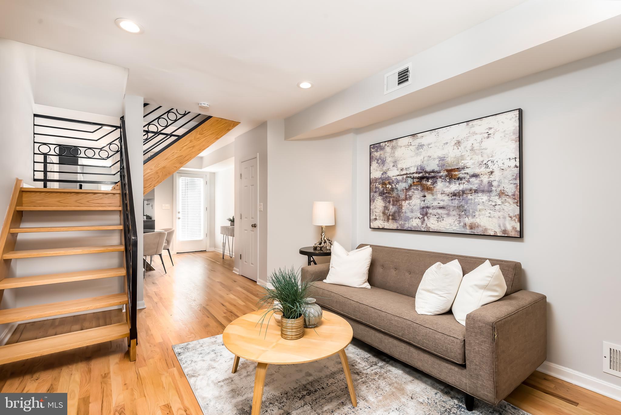 1656 Kalorama Road Northwest Washington, DC 20009 - Photo 4 of 18