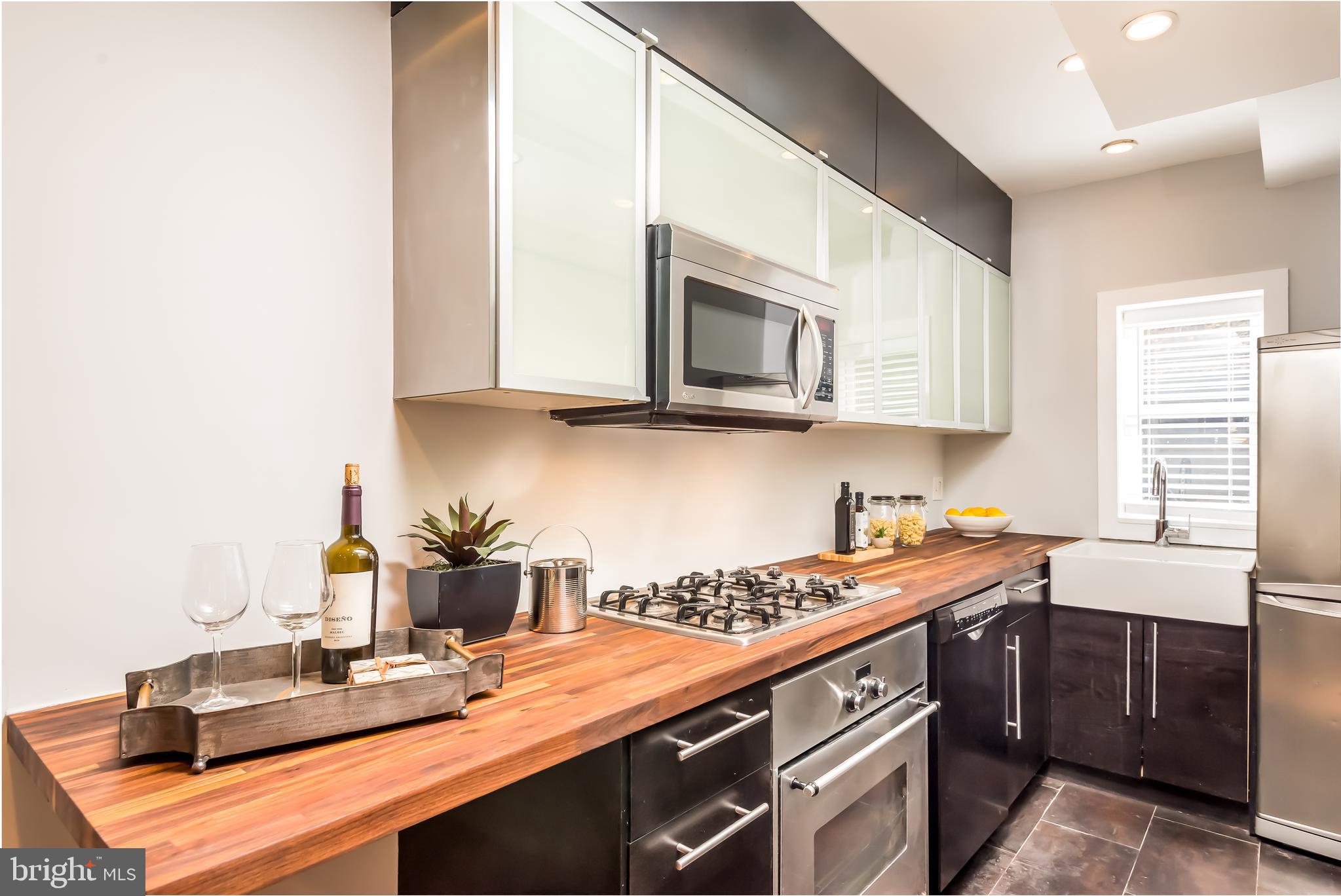 1656 Kalorama Road Northwest Washington, DC 20009 - Photo 6 of 18