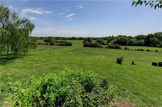 $600,000 | 5775 Southeast W Highway, Lathrop, MO 64465