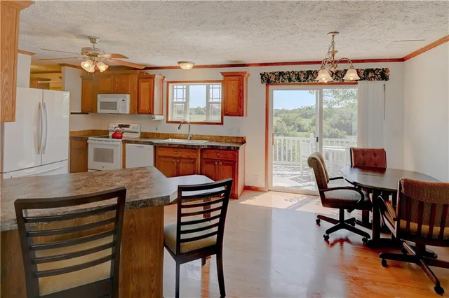 $600,000 | 5775 Southeast W Highway, Lathrop, MO 64465