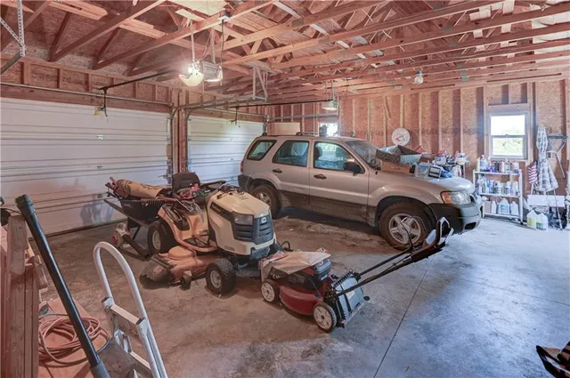 $580,000 | 5775 Southeast W Highway, Lathrop, MO 64465