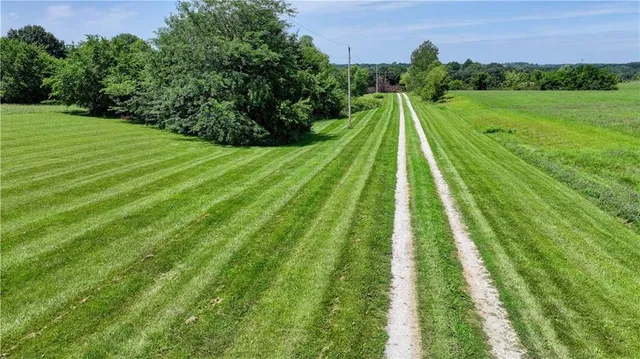 $600,000 | 5775 Southeast W Highway, Lathrop, MO 64465