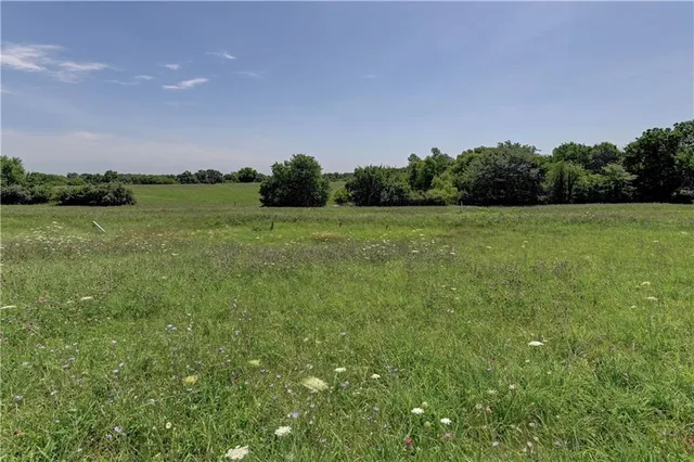 $600,000 | 5775 Southeast W Highway, Lathrop, MO 64465