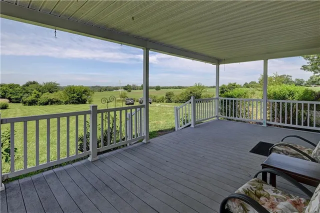 $580,000 | 5775 Southeast W Highway, Lathrop, MO 64465