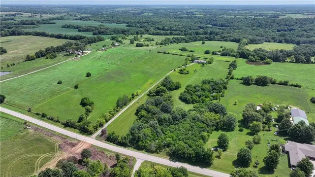 $600,000 | 5775 Southeast W Highway, Lathrop, MO 64465