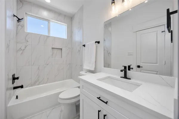 $2,950 | 1949 Knoll Square Drive, Houston, TX 77080