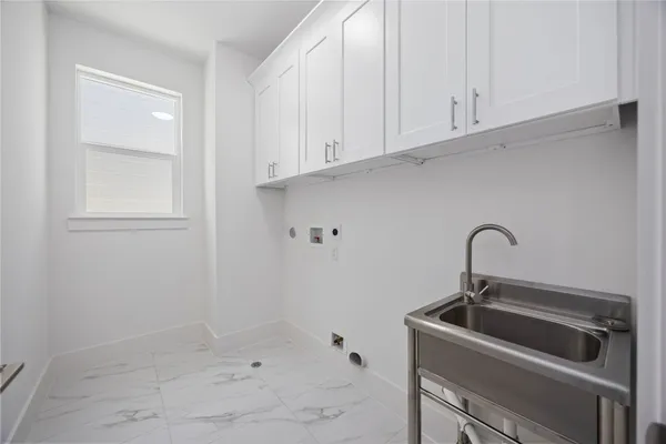 $2,950 | 1949 Knoll Square Drive, Houston, TX 77080