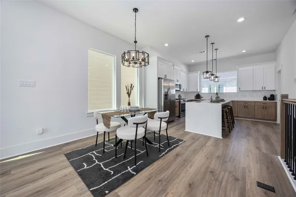 $2,950 | 1949 Knoll Square Drive, Houston, TX 77080