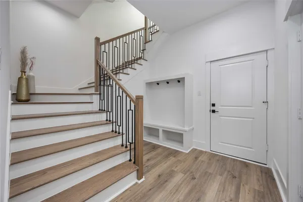 $2,950 | 1949 Knoll Square Drive, Houston, TX 77080