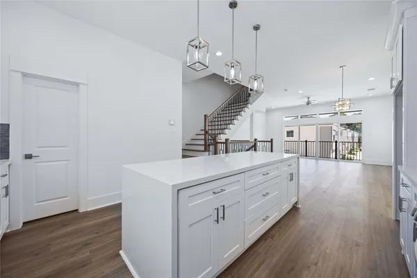 $2,950 | 1949 Knoll Square Drive, Houston, TX 77080