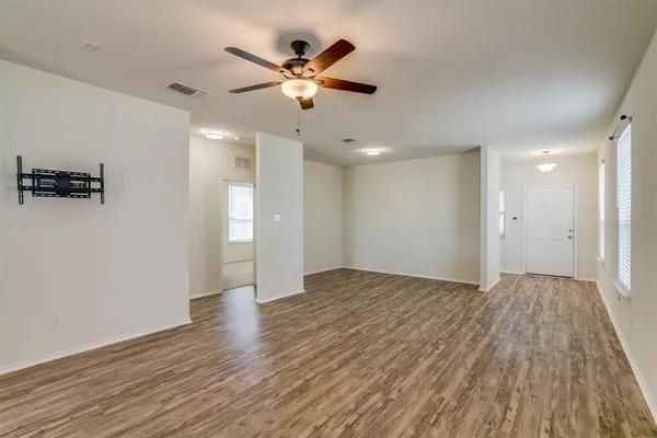 $1,995 | 273 La Dera Drive, Liberty Hill, TX 78642