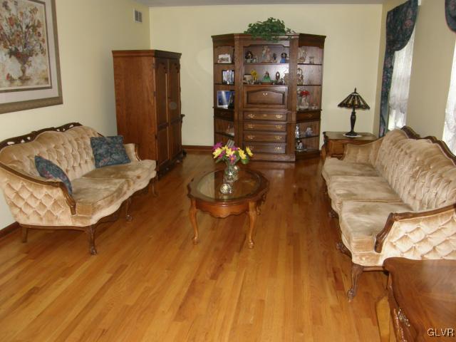 5815 Shows Road Bethlehem, PA 18017 - Photo 5 of 31 Gallery Image 5
