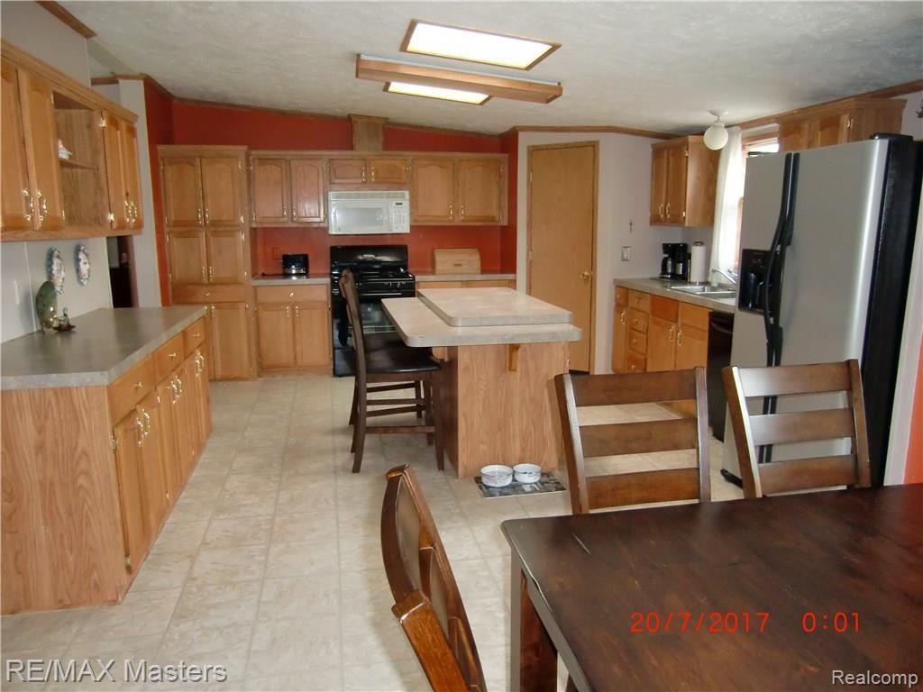 3506 Spring Street Carleton, MI 48117 - Photo 6 of 38 CIMG3719.JPG