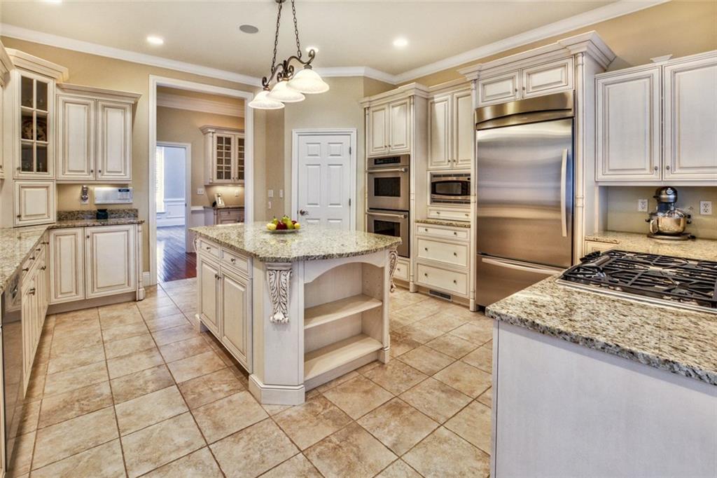 208 Logan Road Gibsonia, PA 15044 - Photo 6 of 25 Kitchen