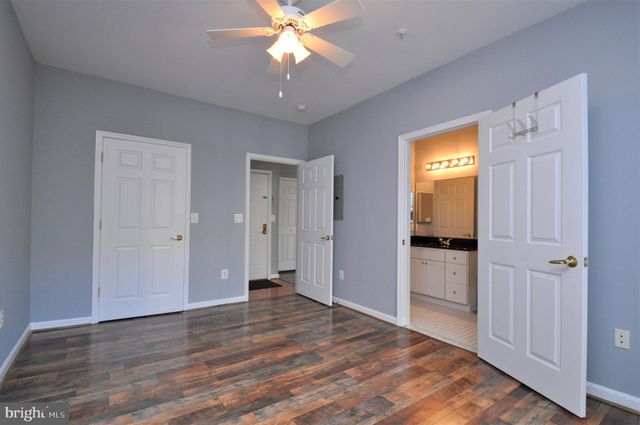 $372,500 | 4560 Strutfield Lane, Unit 1302, Alexandria, VA 22311