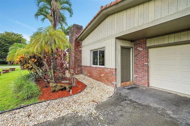 $4,650 | 1518 North Yale Drive, Hollywood, FL 33021