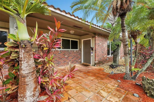 $4,650 | 1518 North Yale Drive, Hollywood, FL 33021