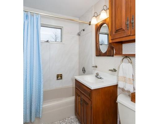 28 Surrey Road Springfield, MA 01118 - Photo 18 of 29