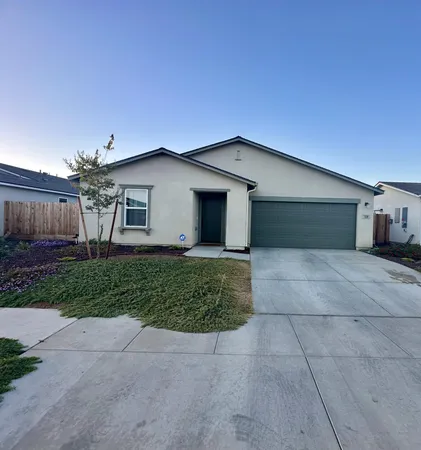 $434,500 | 1138 East Packwood Avenue, Visalia, CA 93292