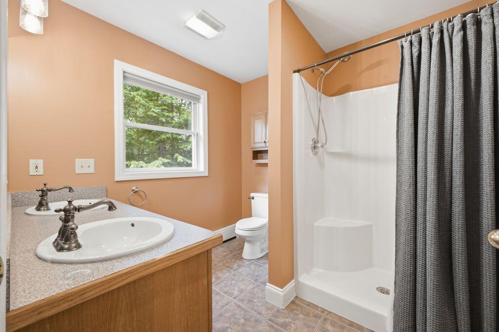 147 Spiller Hill Road Raymond, ME 04071 - Photo 32 of 44 33__V5A7832