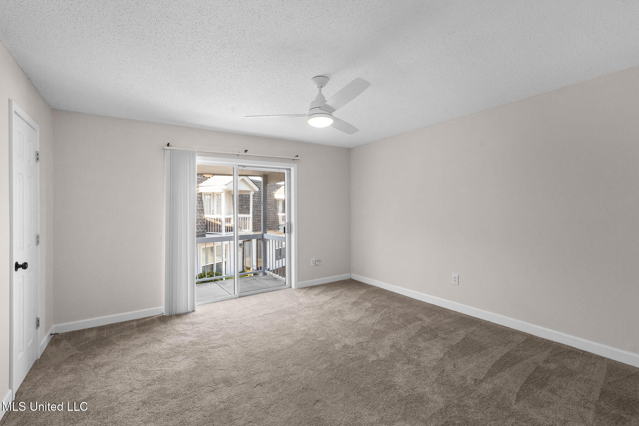 550 Post Road, Unit 1002 Ridgeland, MS 39157 - Photo 34 of 63 pc 1002 bedroom with balcony
