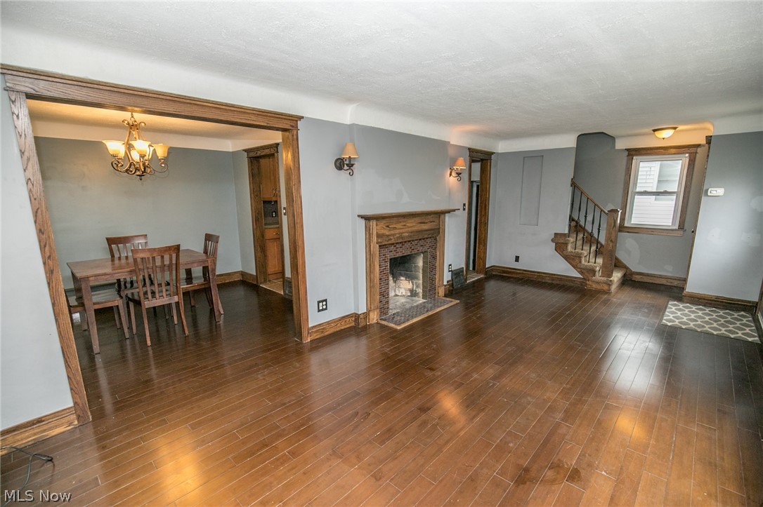 4907 Anderson Road Cleveland, OH 44124 - Photo 4 of 28