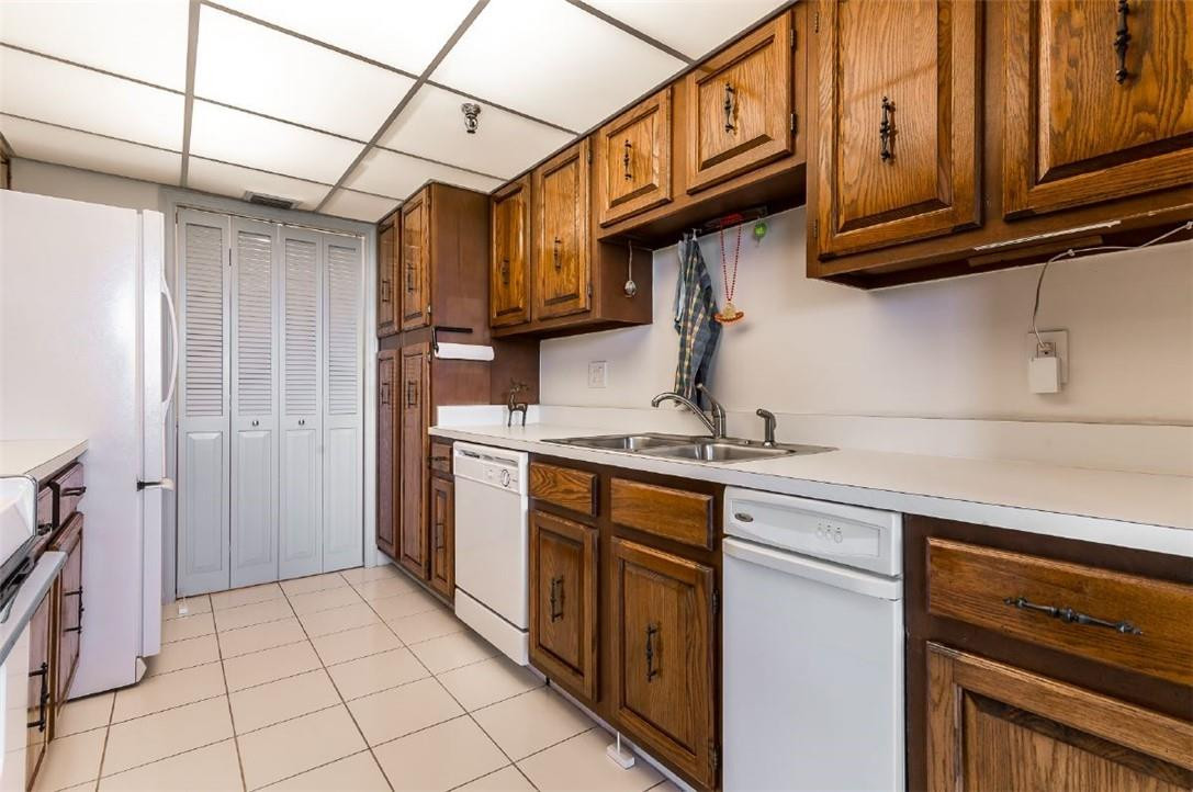 859 Jeffery Street, Unit 509 Boca Raton, FL 33487 - Photo 12 of 22 Kitchen View 3