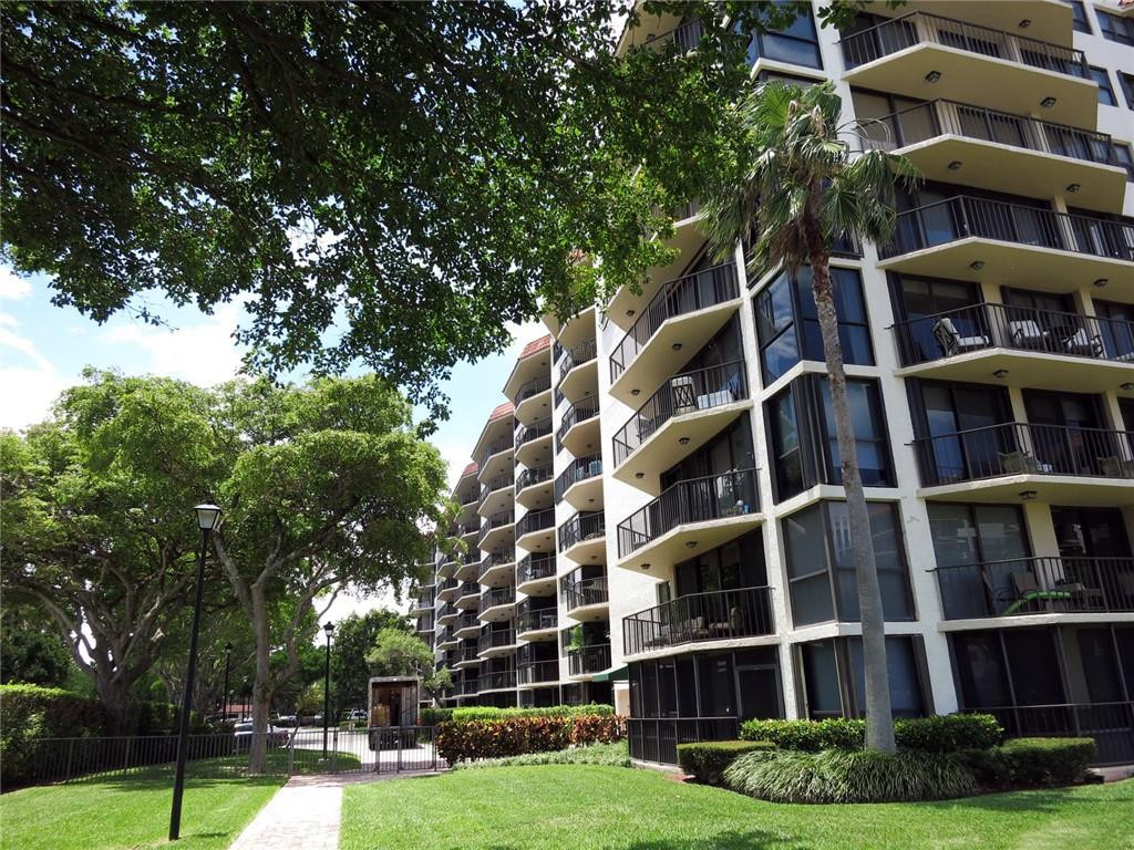 859 Jeffery Street, Unit 509 Boca Raton, FL 33487 - Photo 17 of 22 South-facing Elevation