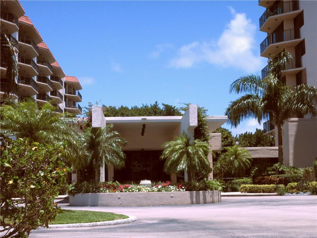 859 Jeffery Street, Unit 509 Boca Raton, FL 33487 - Photo 21 of 22 Building Entrance