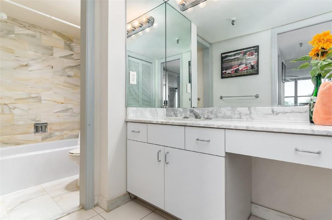 859 Jeffery Street, Unit 509 Boca Raton, FL 33487 - Photo 10 of 22 Master Bathroom