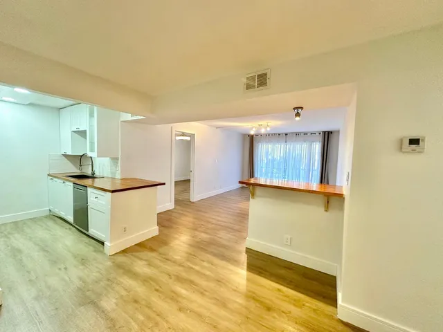 $2,300 | 470 Northwest 20th Street, Unit 212, Boca Raton, FL 33431