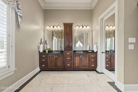 $980,000 | 700 Farmington Drive, Lafayette, LA 70503