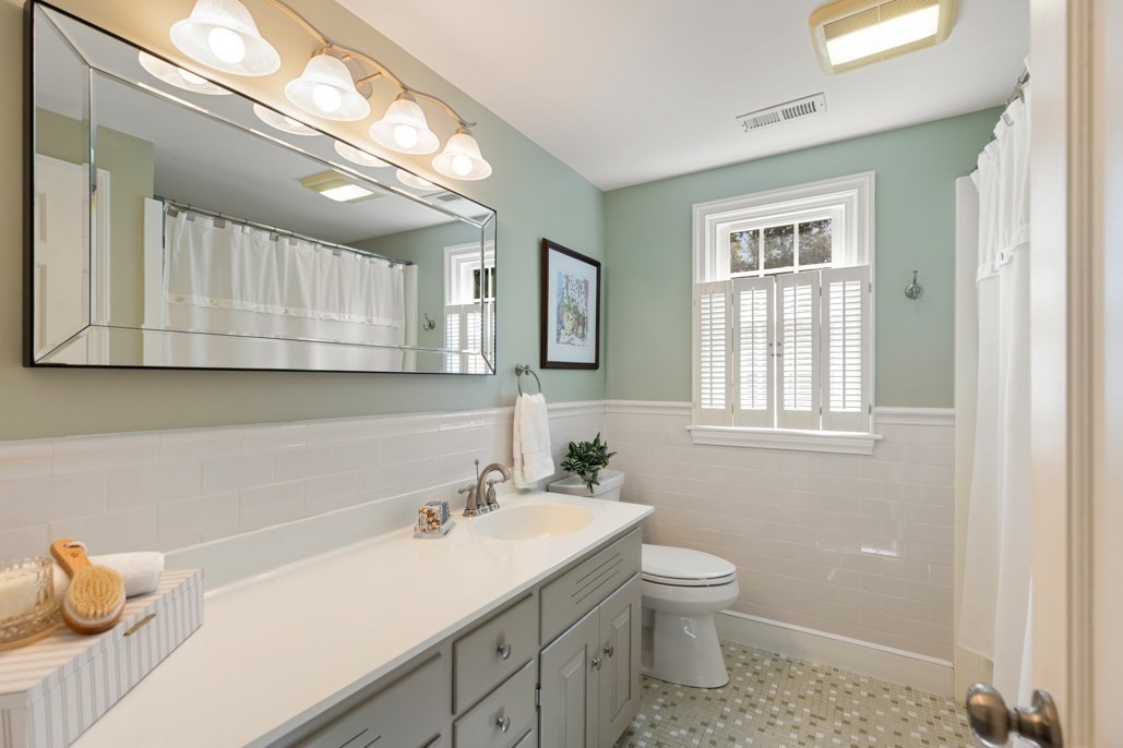 24 Edgemere Road Lynnfield, MA 01940 - Photo 30 of 42 Gallery Image 30