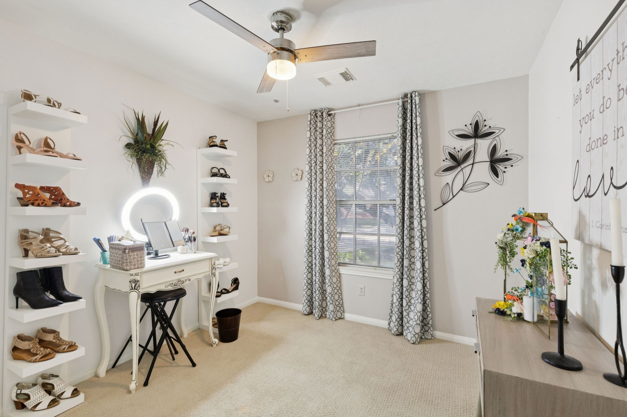 16322 Mango Ridge Court Humble, TX 77396 - Photo 14 of 20 a workspace with furniture and a chandelier