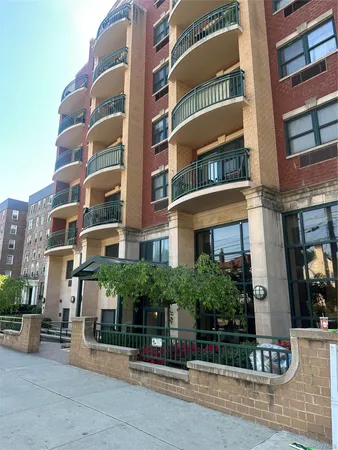 $2,600 | 143-41 84th Drive, Unit 5E | Briarwood