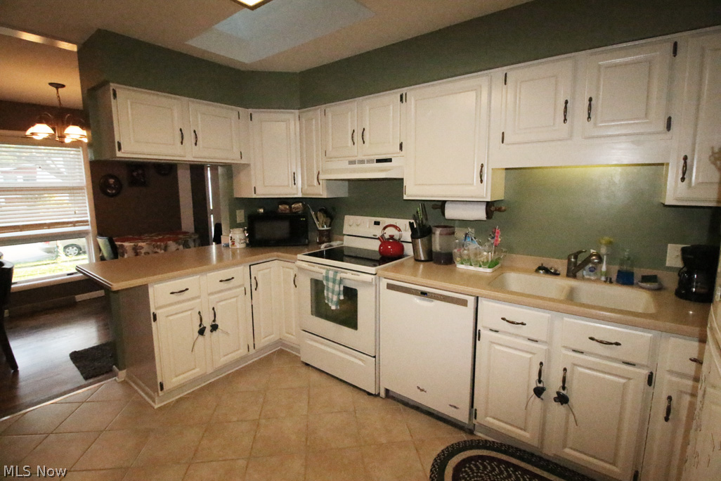 4228 Kenneth Road Stow, OH 44224 - Photo 4 of 25