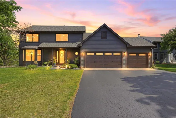 $644,900 | 10057 Raleigh Court, Woodbury, MN 55129