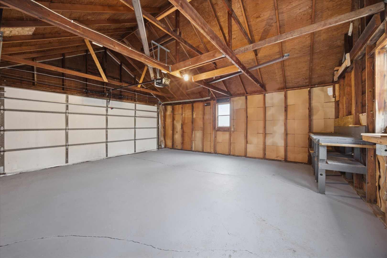 575 South Wall Street Kankakee, IL 60901 - Photo 22 of 28 a view of a garage