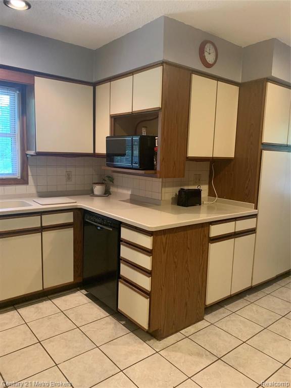 2363 Murphy Road Flint, MI 48504 - Photo 9 of 29