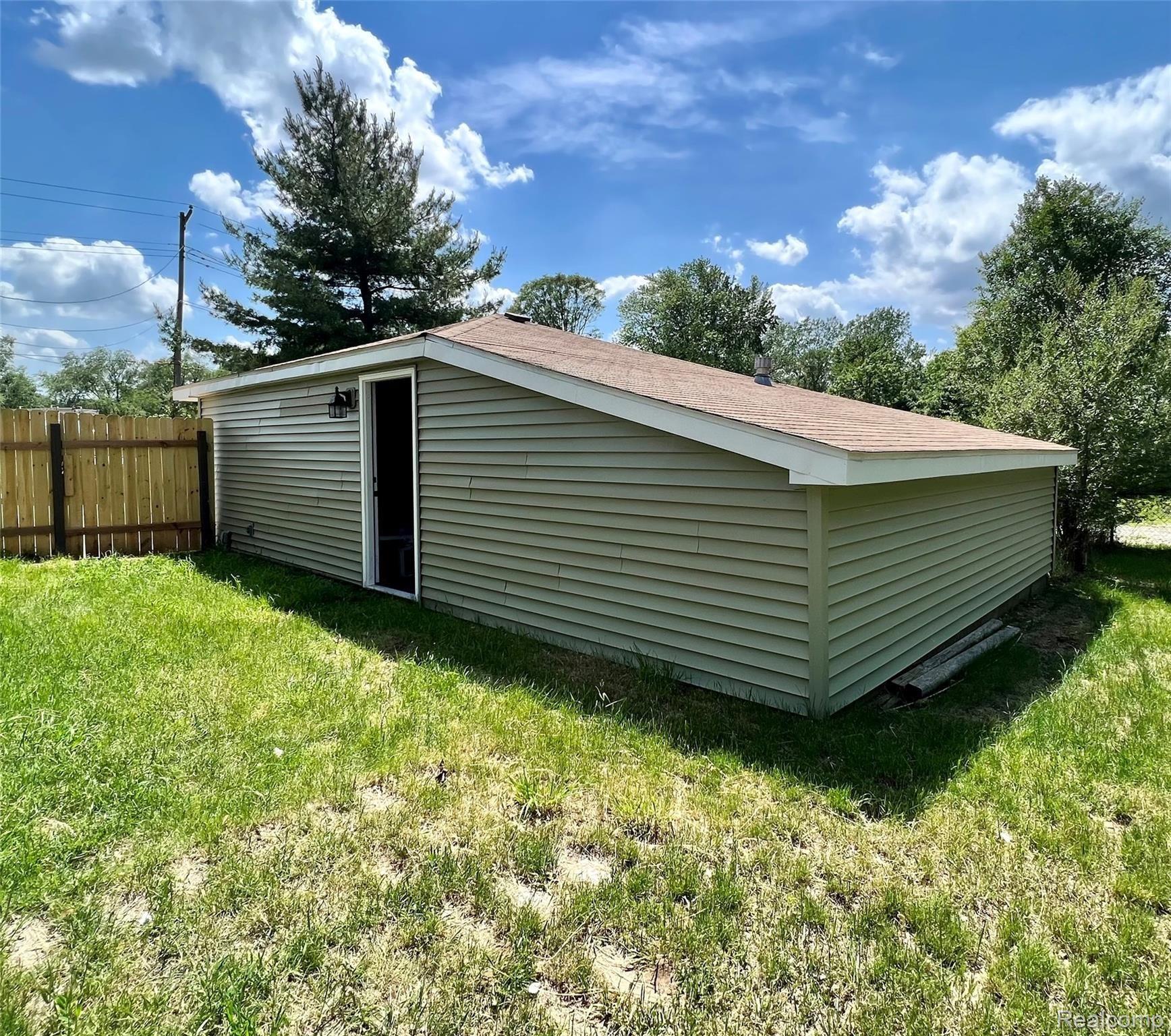 3084 Reeder Road Clarkston, MI 48346 - Photo 35 of 35 tempImageQcDWZS.jpg
