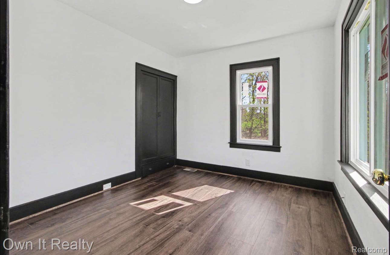 6023 Wayne Road Romulus, MI 48174 - Photo 10 of 25 IMG_4509.jpg