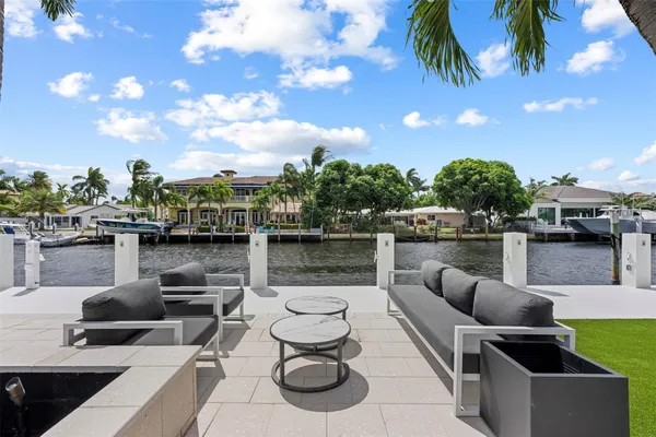 $2,995,000 | 2330 Northeast 35th Street, Lighthouse Point, FL 33064
