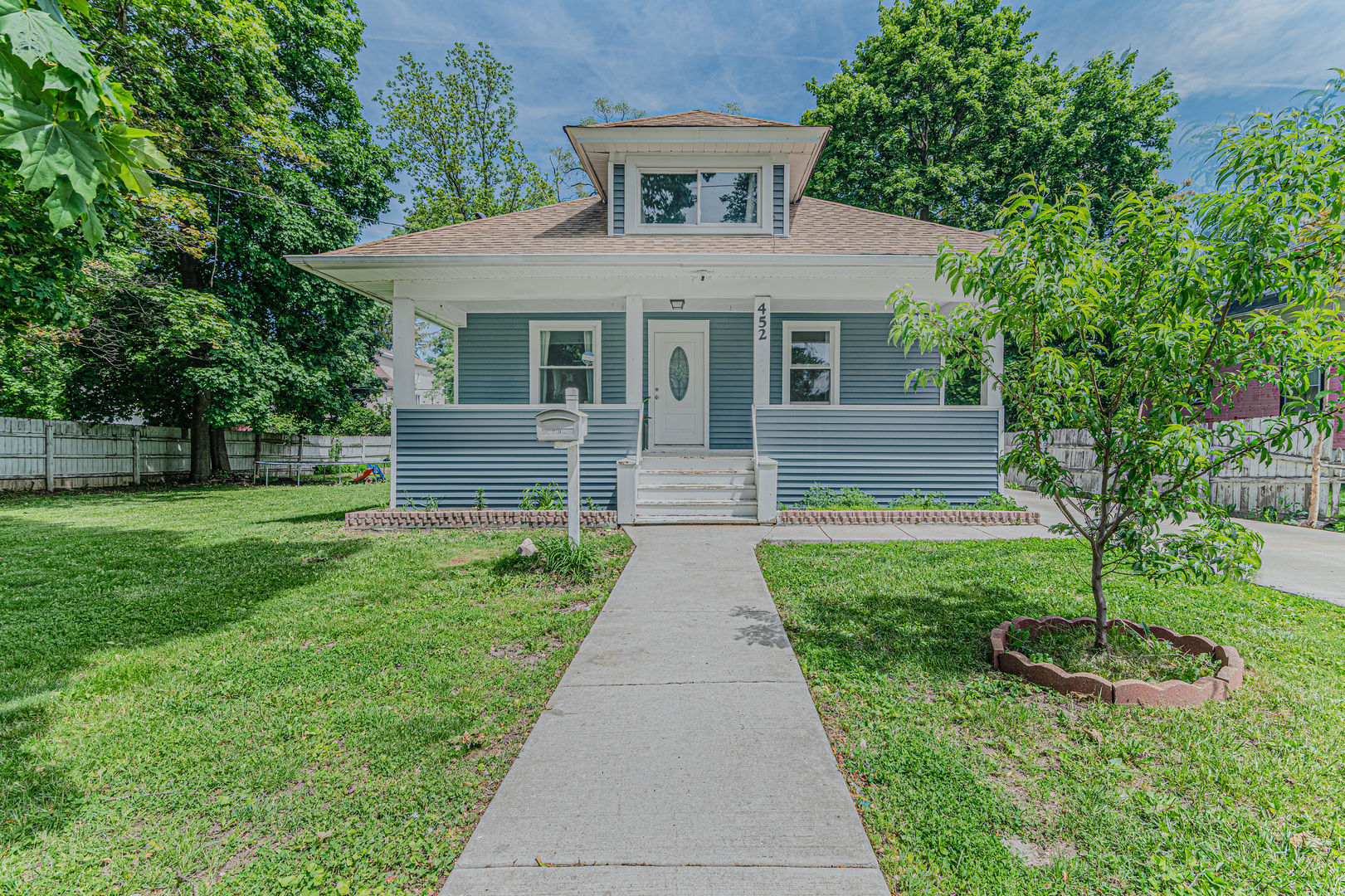 452 Addison Street Elgin, IL 60120 - Photo 1 of 28 Gallery Image 1