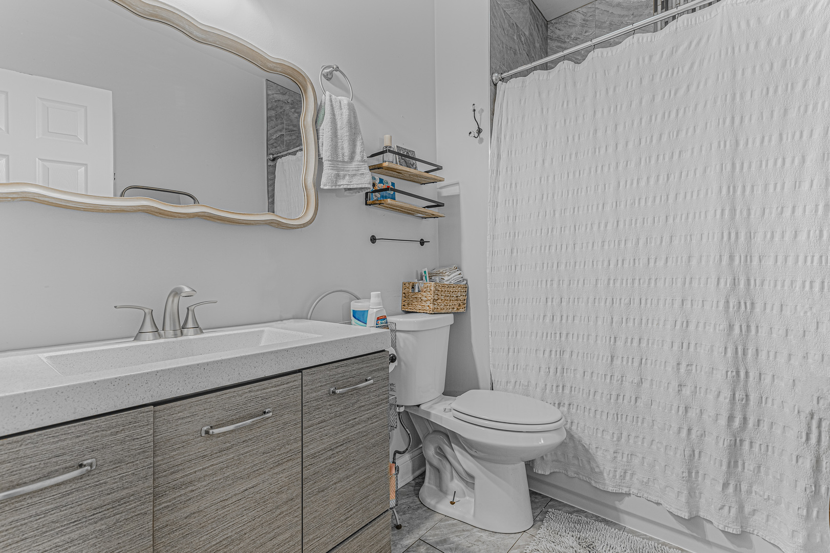 452 Addison Street Elgin, IL 60120 - Photo 22 of 28 Gallery Image 22