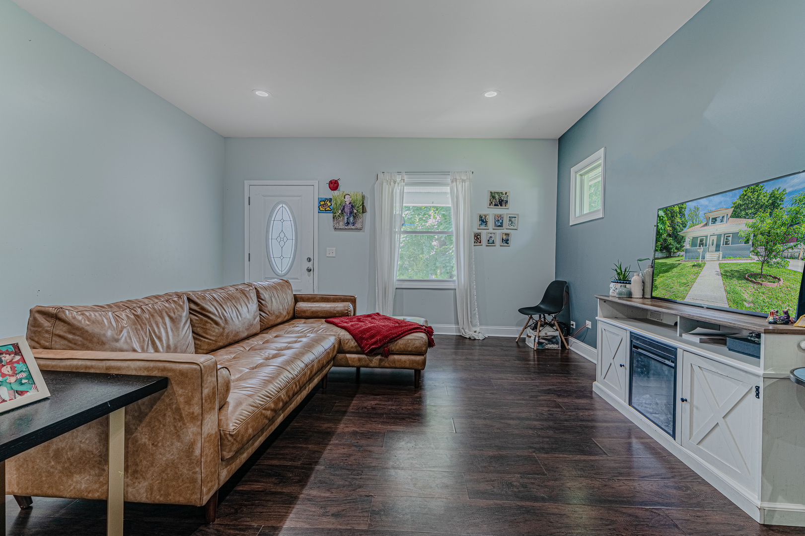 452 Addison Street Elgin, IL 60120 - Photo 6 of 28 Gallery Image 6