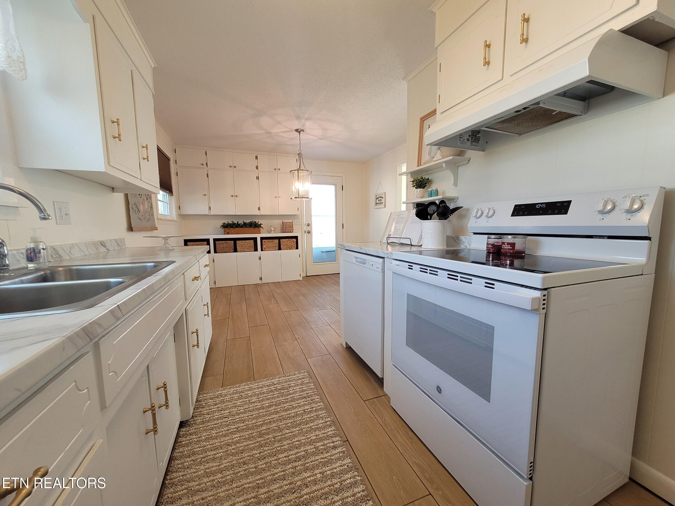 3549 Montvale Road Maryville, TN 37803 - Photo 2 of 25 1000031484